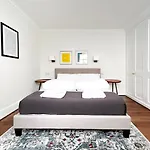 Museum St Central Soho Townhouse