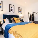 Rare 1 Bed Flat Close To Station - 10Mins To Central London