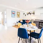 Rare 1 Bed Flat Close To Station - 10Mins To Central London