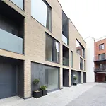 Battersea Luxury Apartment, Private, Independent Entrance, Central