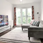 Elegant, Spacious 2Bed In Crystal Palace, London