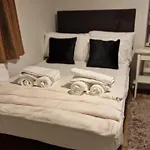 Share Accommodate