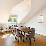 Lovely Central Apartment With Park Views