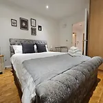 Cozy Flat Close To Central London