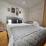 Cozy Flat Close To Central London