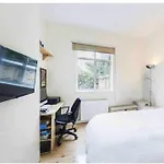 Kensington One Bed Apartment Suite