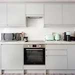 2 Bedroom Apartments In Covent Garden Sleeps 6