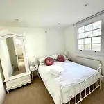 Fab Split Level Kensington Apartment