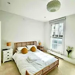 Fab Split Level Kensington Apartment