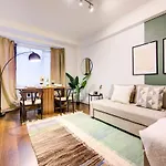 Hyde Park Chic Modern Flat For 4