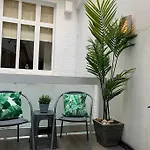 Hyde Park 3Bed With Patio As Seen On Tv House Hunters International