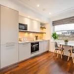 Luxury One Bedroom Apartment With Ac, Balcony, Free Coffee Central London