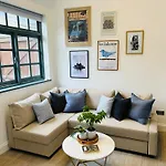 Forge Cottage - Pretty 1 Bedroom Cottage With Free Off Street Parking