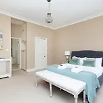 Charming 4 Bed Victorian House In Clapham Old Town