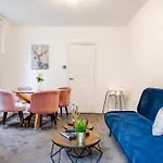 Beautiful Garden Flat Near Chelsea