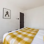 The Fulham Broadway Apartment
