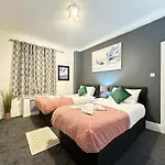 Mayfair Family Apartment