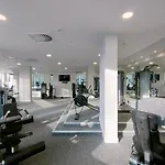 Snuggle Inn - Riverside Apartments - Views Over Looking London River Thames, Close To O2 Arena, London Excel, London City Airport, Thames Clipper- River Boat Service, Woolwich Ferry, Onsite Parking, Twin Room Option Available