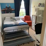 Central Location! Double Bedroom 2 Mins Walk From Battersea Power Underground Station!