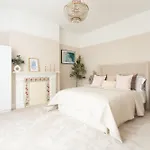 Stunning Large 4 Bedroom Victorian Home London