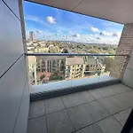 Cosy, Comfy 2 Bed Apartment Canary Wharf