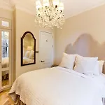 The Designers Suite Kensington - Stylish 1Bdr Flat