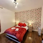 Stylish 1 Bed Flat In The Heart Of Marble Arch