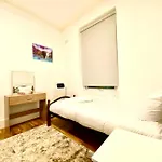 Beautiful Two Bedroom Apartment With Free Car Park In Central London