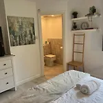 Tower Bridge King Bed En-Suite With Parking & Balcony