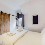 Modern 1Bd Flat In Clapham Old Town