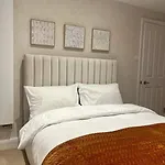 New Flat In Holland Park