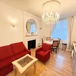 The Hyde Park Suites