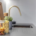 Beautiful, Stylish Studio Flat Near The O2
