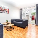Bright Guest House In Hackney