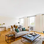 Quiet Luxury Escape For 6 In Covent Garden