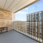Luxury 1Bdr + Balcony - London