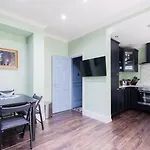 Stylish 2 Bedrooms Flat Sleeps 6 & Garden London Zone 2 Cls Central