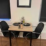 Modern Studio In Barbican Ec1 - Blue - F4