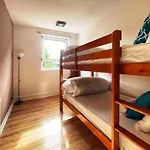 Tom Place In Mile End - 2 Double Beds, 1 Bunk Bed, Max 6, Spacious, Ideal For Families