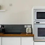 2 Bedroom Flat Edgware Road