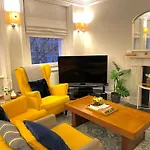Beaufort Gardens Apartment In Knightsbridge