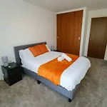 Modern 2 Bed Flat In East London