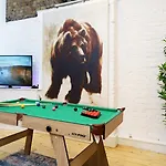 Modern 4-Bedroom Apartment In Fulham, London