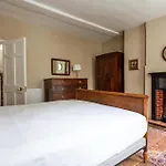 The Hearts Of Old 3 Bedroom In The West End