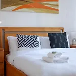 Shiny 1Br Flat In Fitzrovia, 2 Min To Tube