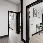 Luxurious Evergreen Flat Sleeps 4