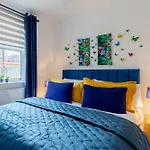 Off The Shard Xxl Design Family House With Garden