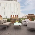Be London - The Chinatown Residences