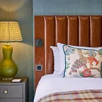 The Tophams Hotel