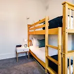 Bright And Modern Earls Court Gem